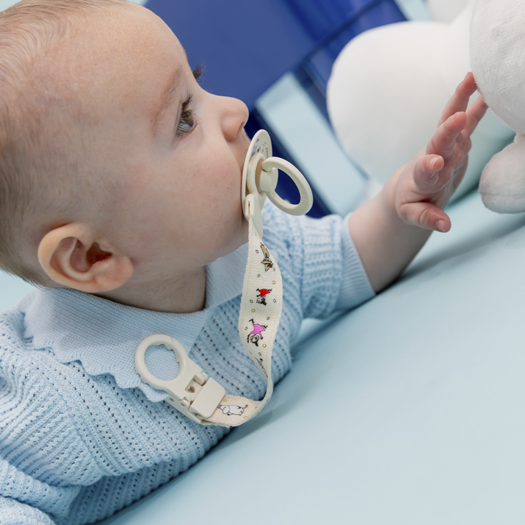 Moomin Friends Pacifier Clip Loop Ivory