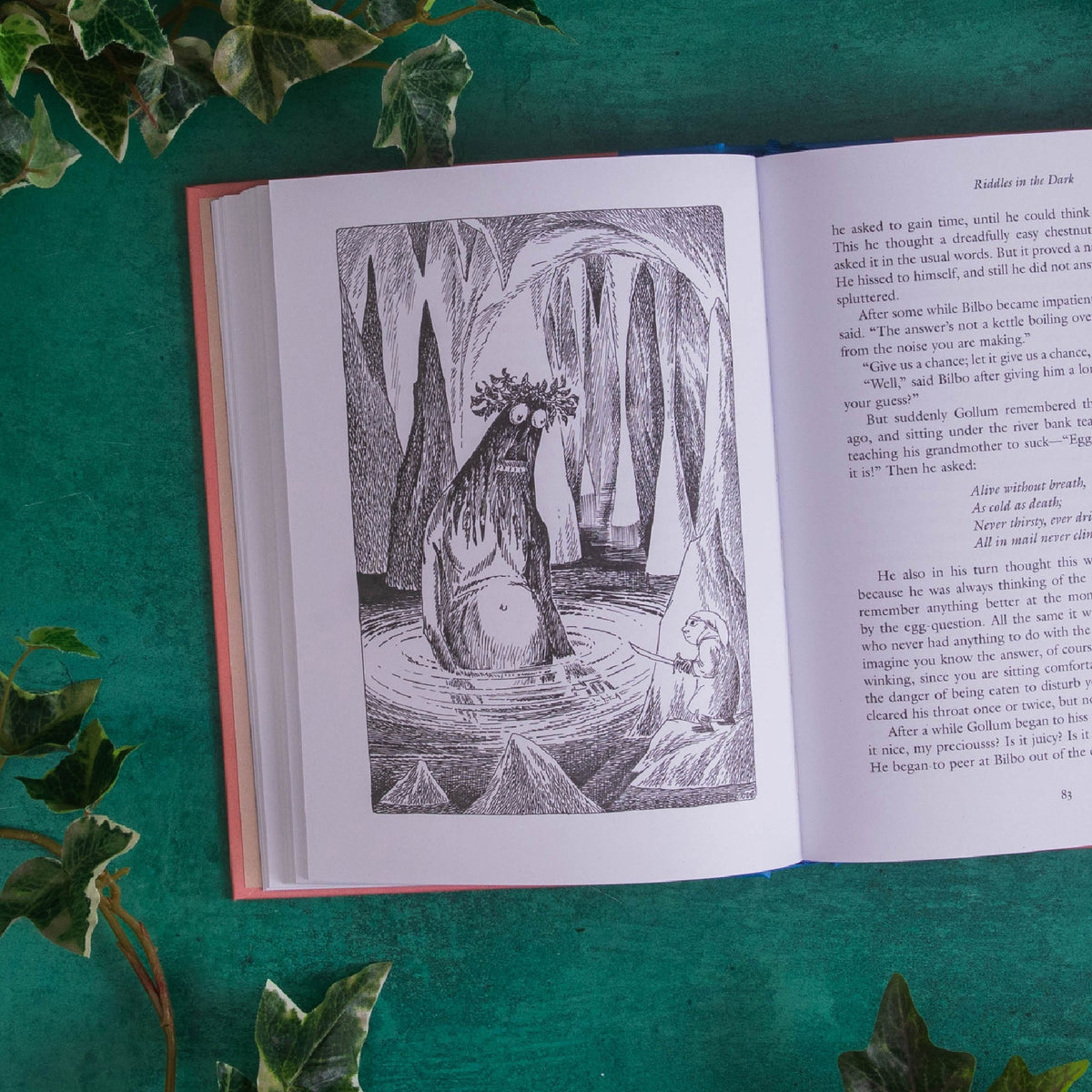 The Hobbit: Illustrated by Tove Jansson (English edition)