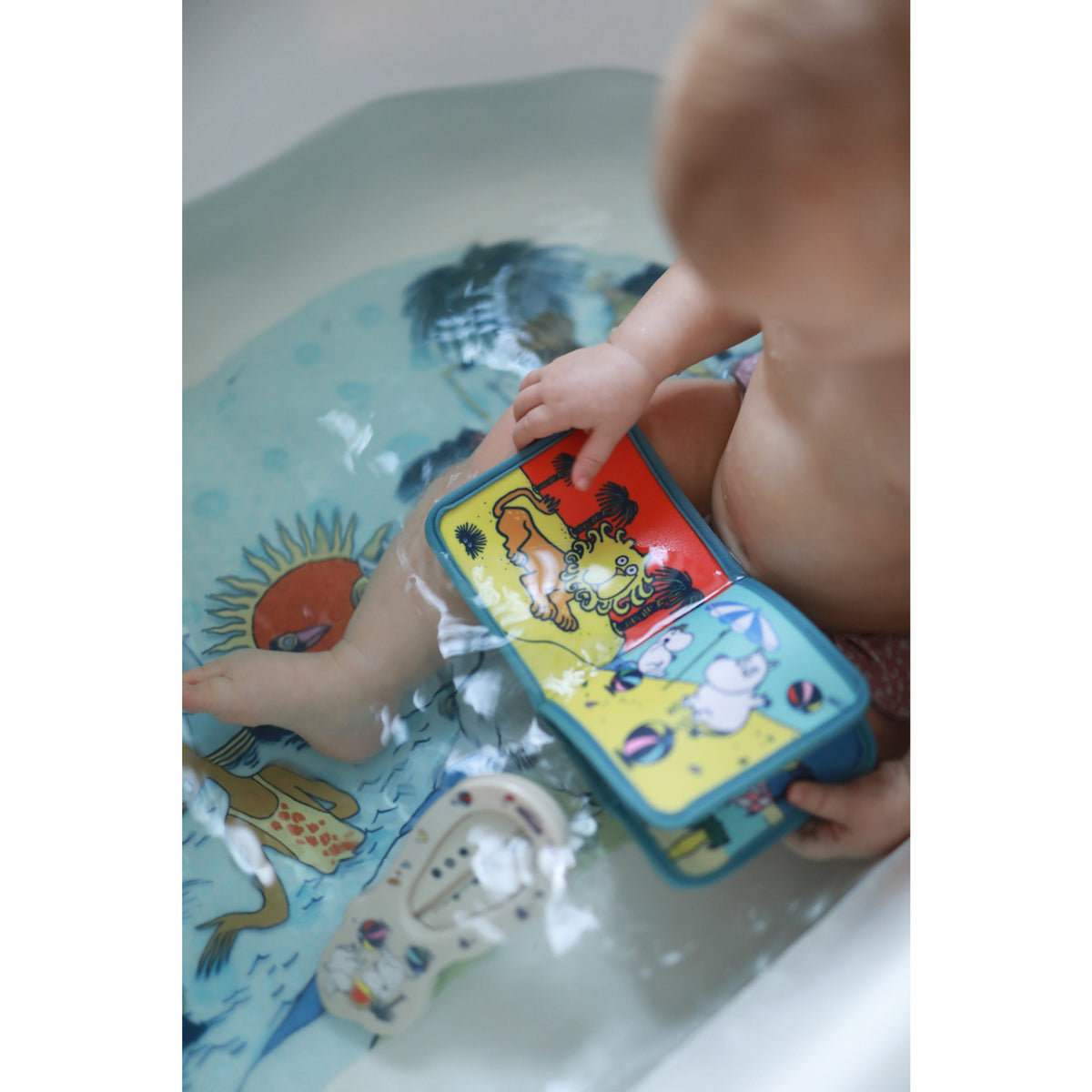 Moomin Riviera Bath Time Book