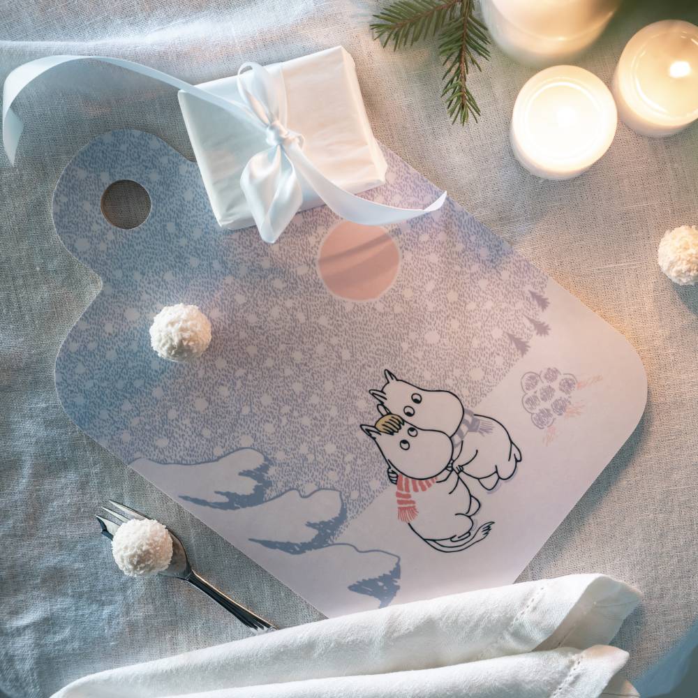 Moomin Let it Snow Cutting Board 21 x 31 cm