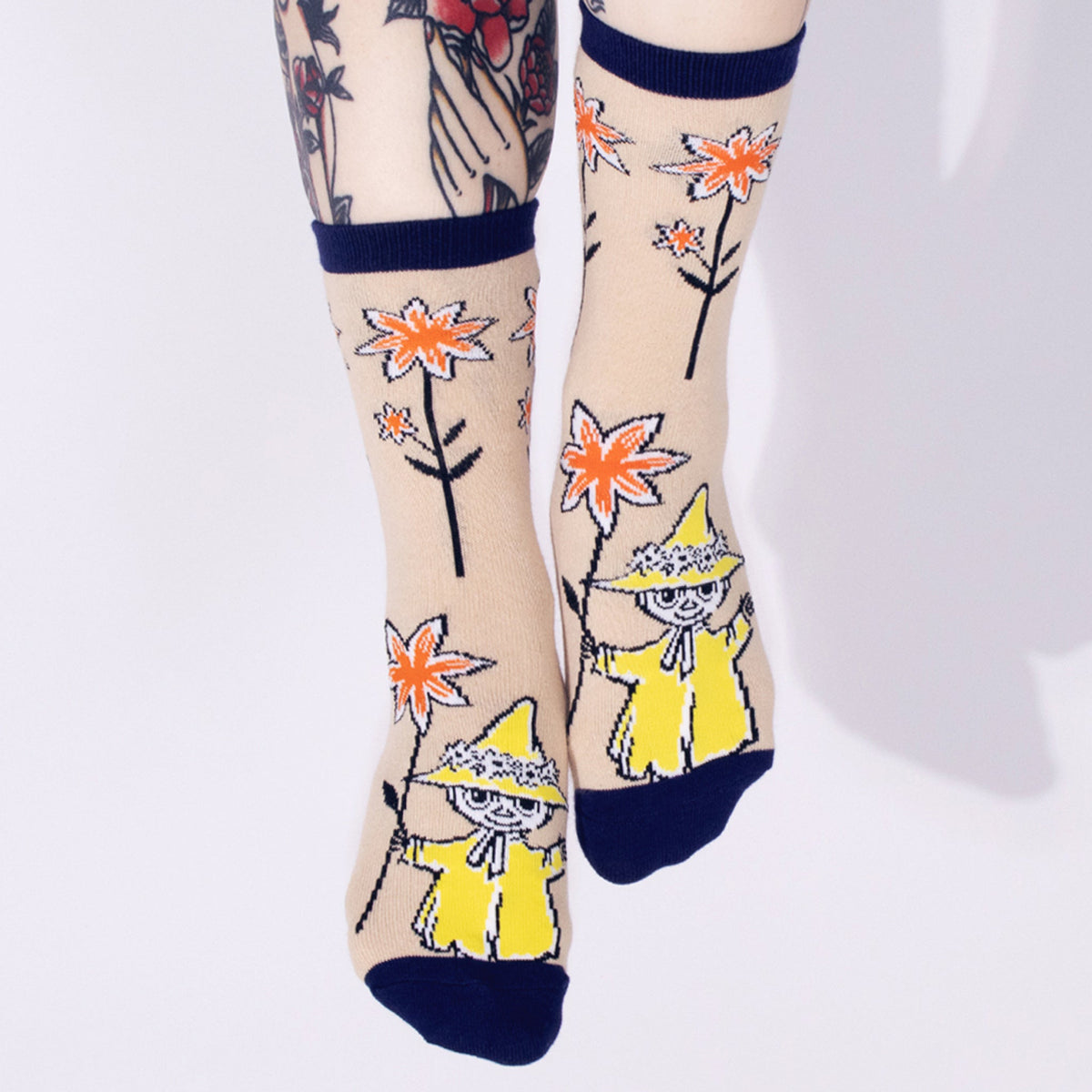 MOOMIN 80 Snufkin Socks Beige - Red Cross
