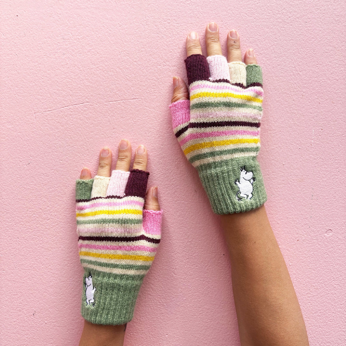 Moomin Fingerless Gloves Stripy Green