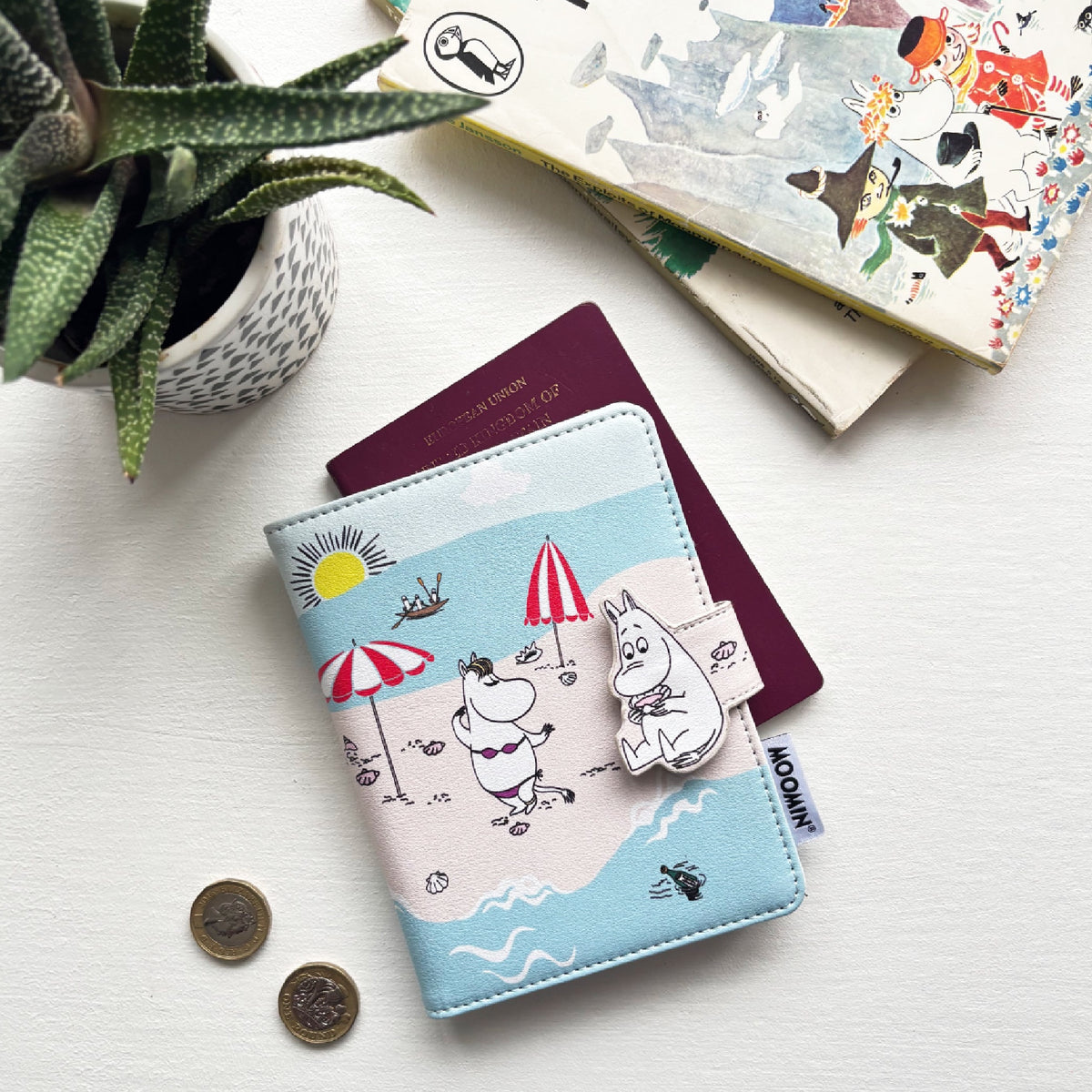 Passport Holder Moomin Beach