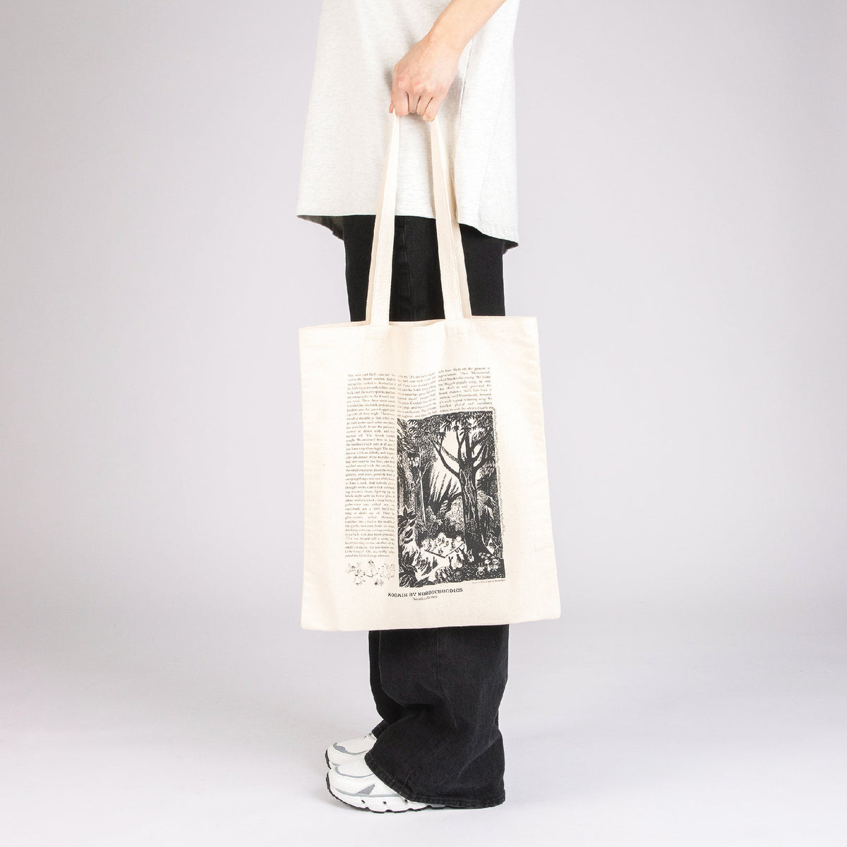 Tote Bag Novels B/W