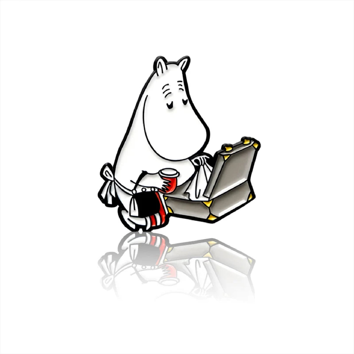Moominmamma Picnicking Pin