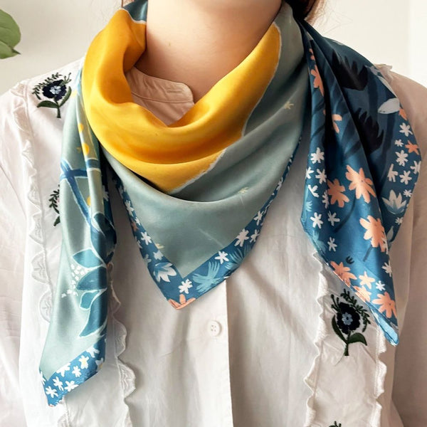 LARGE SQUARE SCARF MASKED AT MOONLIGHT