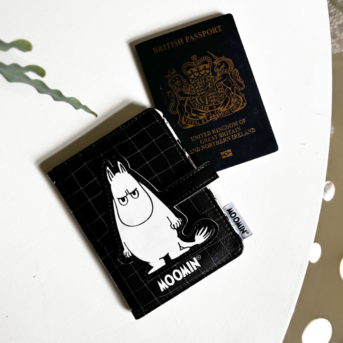 Passport Holder Moomintroll Angry