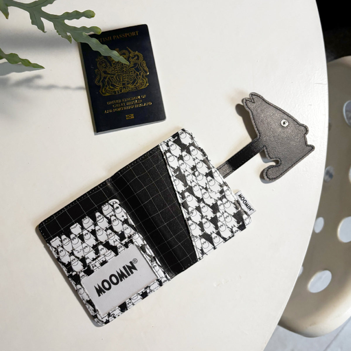 Passport Holder Moomintroll Angry