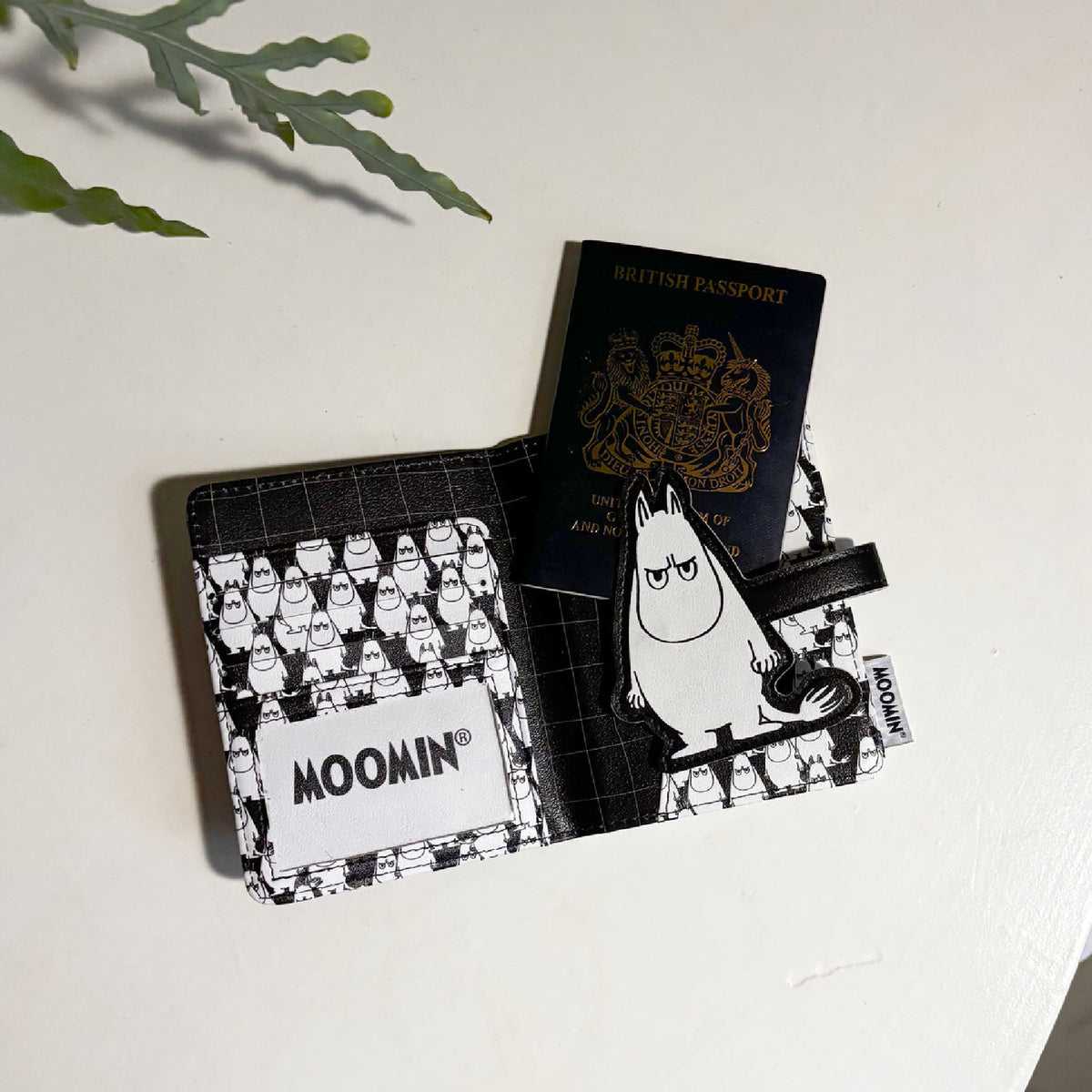Passport Holder Moomintroll Angry
