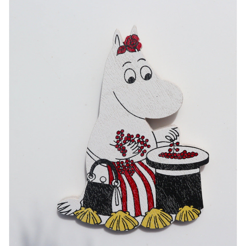 Wooden Brooch Moominmamma And Berries - .