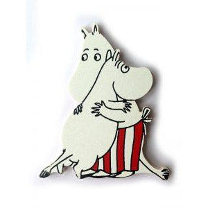 Wooden Brooch Moominmamma And Moomintroll Hugging - .